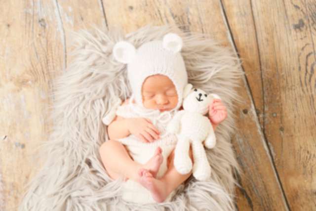Photoshoots of newborn by professional photographer Anastasiia